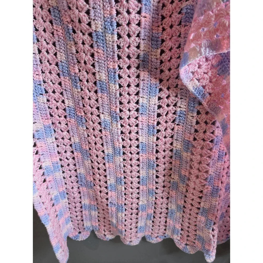Handmade Crochet Baby Blanket Pink Purple Variegated Scalloped Edge 34x34